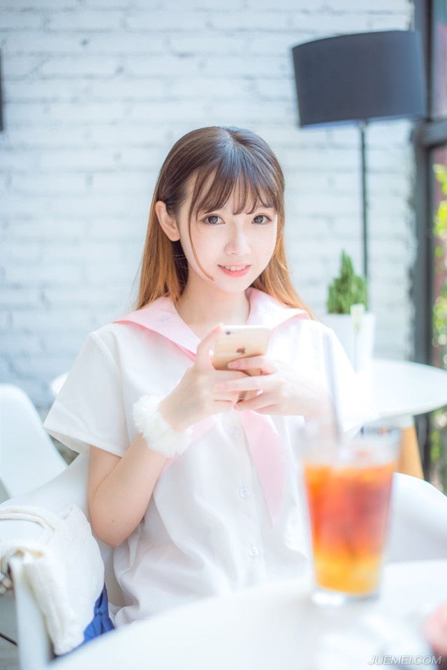 “好了，这些东西无须解释，我也没理由去吃一个死人的醋。”吕布点点头，人都是自己的了，跟了自己这么些年，难道还担心小乔因为一个死人做出什么蠢事？若真是那样，那也就没有存在的必要了。